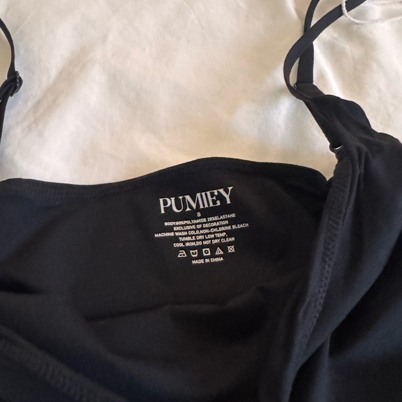 Pumiey Black Tank Top - Picture 3 of 4